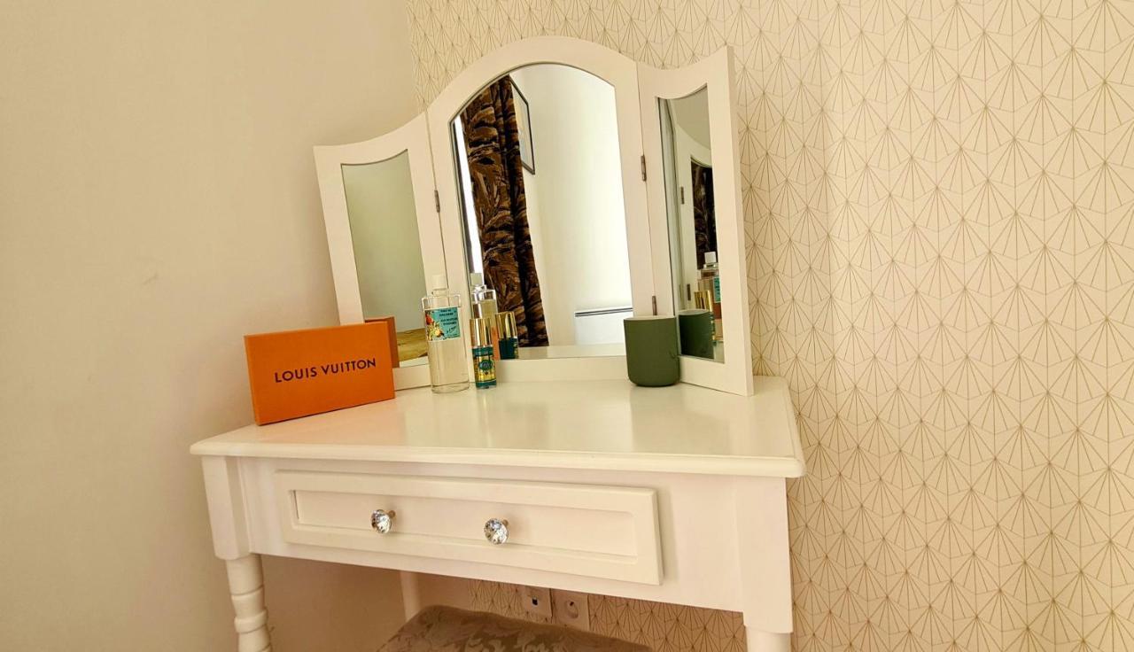 Apartment Happy 5 Minutes To - Free Wifi - Parking & Garden